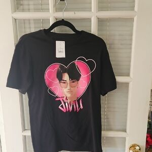 K Pop Demon Hunters Black and Pink Graphic T-Shirt. Sz XXS...runs Large